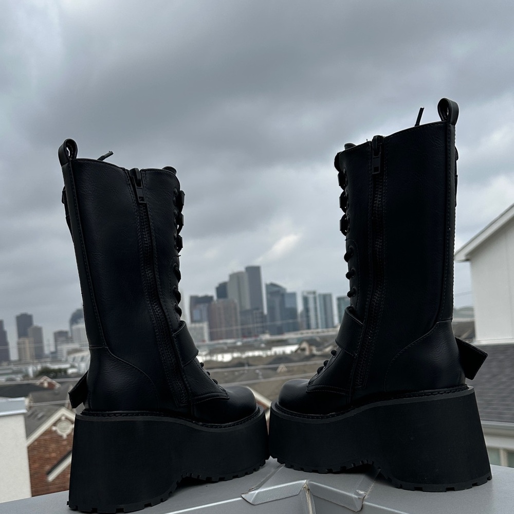 Current Mood Obsidian Platform Zip Up Boots - Picture 6 of 12